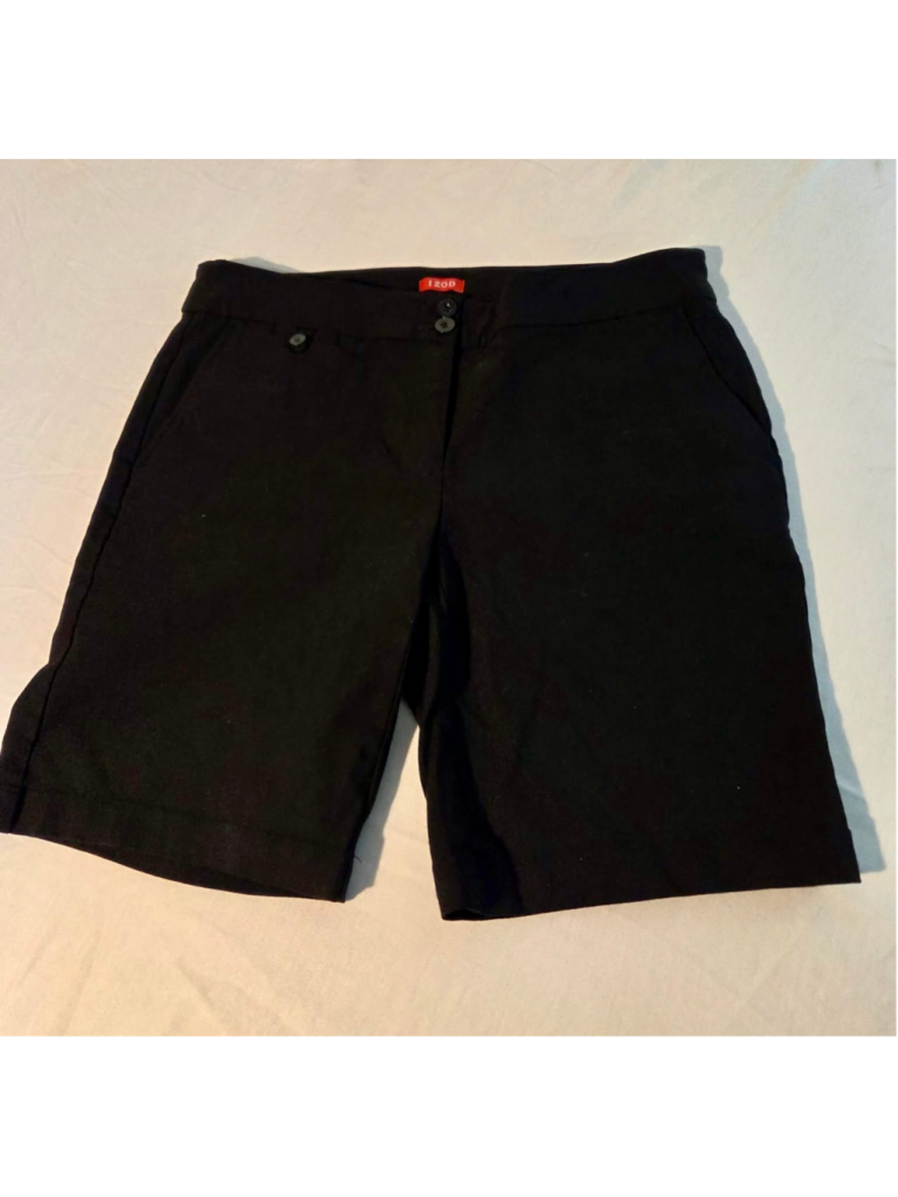 IZOD Women’s Bermuda Golf Walking Shorts Stretch Black Size 6 W-203